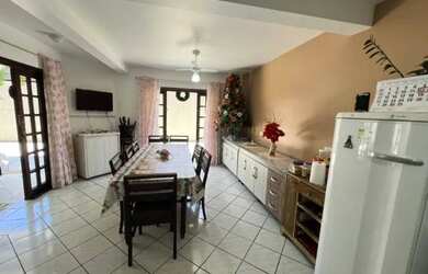 Imagem 7: TRIPLEX COM PEQUENA VISTA PRO MAR EM CONDOMÍNIO NO BREJATUBA EM GUARATUBA-PR