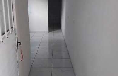 Imagem: A casa possui 2 Dormitórios, 1 Banheiro e está localizado