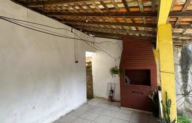 Imagem 6: Vendo casa. Churrasqueira, Varanda, 2 Vagas na garageme3 Dormitórios
