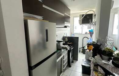 Imagem: O apartamento possui 2 Dormitórios, 1 Banheiro, 1 Vaga na garagem