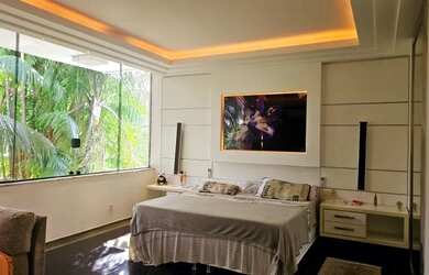 Imagem: A casa em condomínio possui 5 Dormitórios, 5 Banheiros, 5