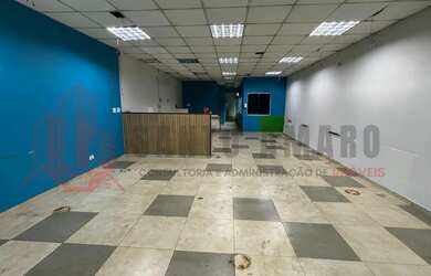 Imagem: O depósito possui 2 Vagas na garagem e 100m² de Área e está