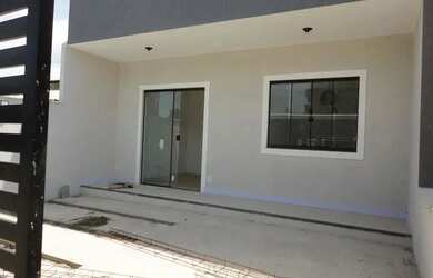 Imagem: A casa possui 2 Dormitórios, 2 Banheiros, 1 Vaga na garagem