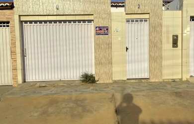 Imagem: A casa possui 2 Dormitórios, 2 Banheiros e está localizado