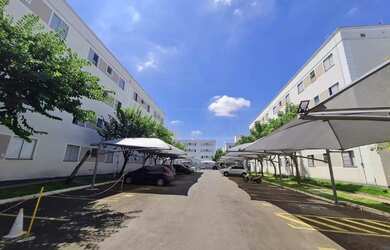 Imagem: O apartamento possui 2 Dormitórios, 1 Banheiro, 1 Vaga na garagem