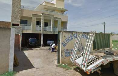 Imagem: A casa possui 4 Dormitórios, 4 Banheiros, 5 Vagas na garagem