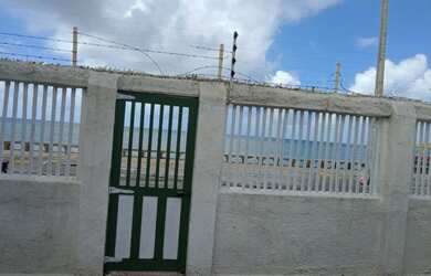 Imagem: A casa possui 4 Dormitórios, 3 Banheiros, 3 Vagas na garagem