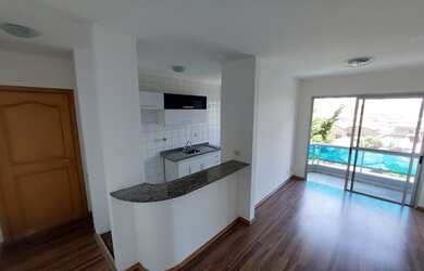 Imagem: O apartamento possui 2 Dormitórios, 1 Banheiro, 2 Vagas na