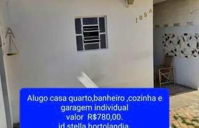 Imagem: A casa possui 1 Dormitório, 1 Banheiro, 1 Vaga na garagem