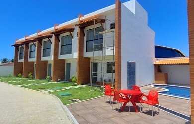 Imagem: A casa possui 3 Dormitórios, 3 Banheiros, 1 Vaga na garagem