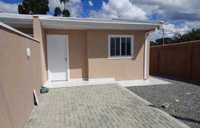 Imagem: A casa possui 2 Dormitórios, 1 Banheiro, 3 Vagas na garagem