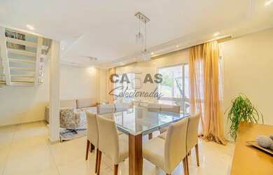 Imagem: A casa possui 3 Dormitórios, 2 Banheiros, 4 Vagas na garagem