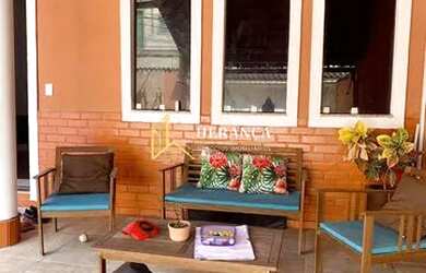 Imagem: A casa em condomínio possui 3 Dormitórios, 4 Banheiros, 2