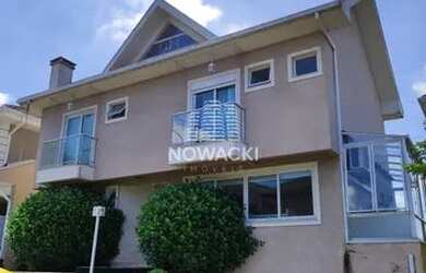 Imagem: A casa em condomínio possui 3 Dormitórios, 3 Banheiros, 4