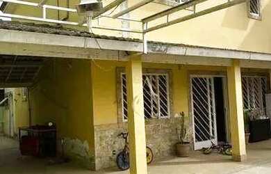 Imagem: A casa possui 3 Dormitórios, 3 Banheiros, 100m² de Área e