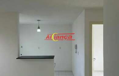 Imagem: O apartamento possui 2 Dormitórios, 1 Banheiro, 1 Vaga na garagem