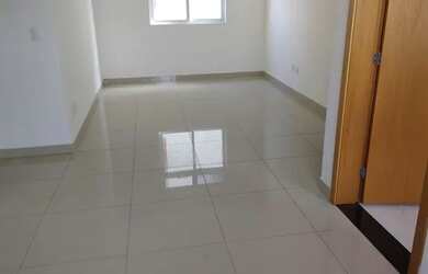 Imagem: O apartamento possui 3 Dormitórios, 1 Banheiro, 3 Vagas na