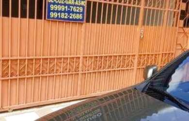 Imagem: A casa possui 3 Dormitórios, 1 Banheiro, 1 Vaga na garagem