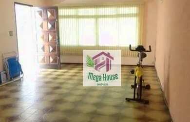 Imagem: A casa possui 3 Dormitórios, 3 Banheiros, 2 Vagas na garagem