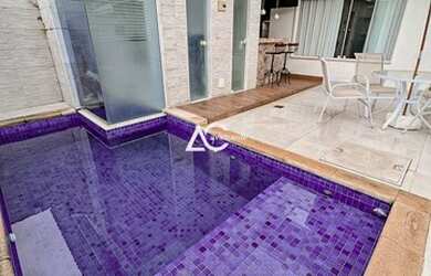 Imagem: A casa em condomínio possui 4 Dormitórios, 5 Banheiros, 3