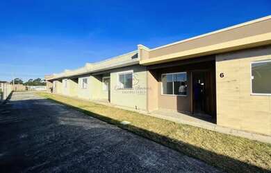 Imagem: A casa possui 2 Dormitórios, 1 Banheiro, 1 Vaga na garagem