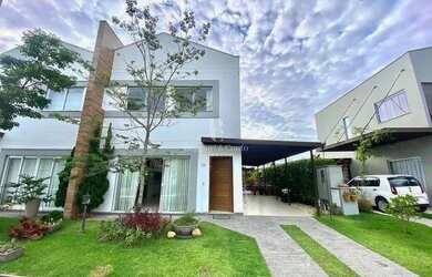 Imagem: A casa em condomínio possui 3 Dormitórios, 3 Banheiros, 3