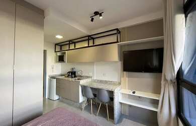 Imagem: O apartamento possui 1 Dormitório, 1 Banheiro, 1 Vaga na garagem