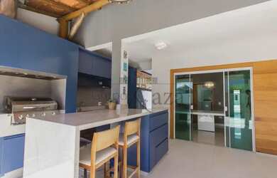 Imagem: A casa em condomínio possui 4 Dormitórios, 3 Banheiros, 2