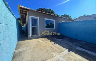 Imagem: A casa possui 2 Dormitórios, 2 Banheiros, 2 Vagas na garagem