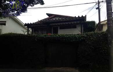 Imagem: A casa possui 3 Dormitórios, 1 Banheiro, 4 Vagas na garagem