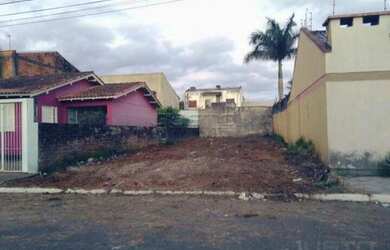 Imagem: O terreno possui 200m² de Área, Imóvel novo e está localizado