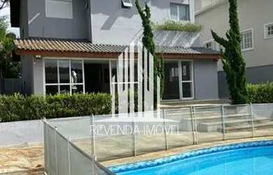 Imagem: A casa em condomínio possui 4 Dormitórios, 4 Banheiros, 4