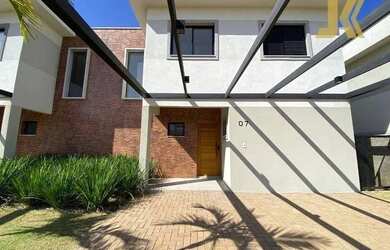 Imagem: A casa em condomínio possui 3 Dormitórios, 2 Banheiros, 2