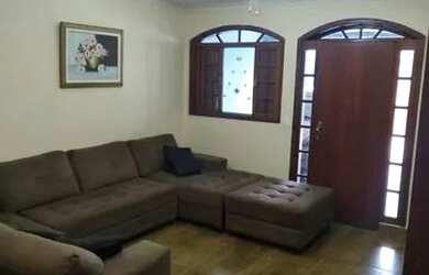 Imagem: A casa possui 3 Dormitórios, 3 Banheiros, 5 Vagas na garagem