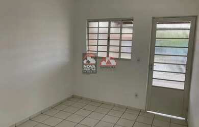 Imagem: A casa possui 2 Dormitórios, 1 Banheiro, 2 Vagas na garagem