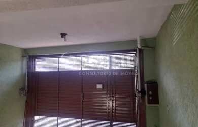 Imagem: A casa possui 3 Dormitórios, 3 Banheiros, 2 Vagas na garagem