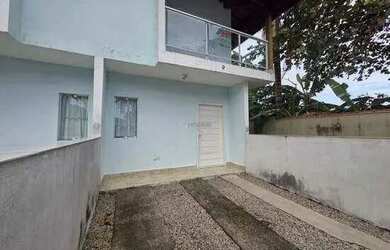 Imagem: A casa possui 2 Dormitórios, 2 Banheiros, 1 Vaga na garagem