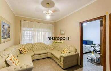 Imagem: A casa possui 2 Dormitórios, 1 Banheiro, 4 Vagas na garagem