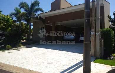 Imagem: A casa em condomínio possui 4 Dormitórios, 5 Banheiros, 4