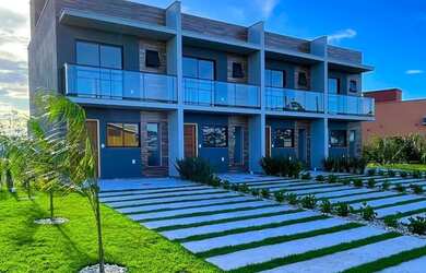 Imagem: A casa possui 2 Dormitórios, 3 Banheiros, 1 Vaga na garagem