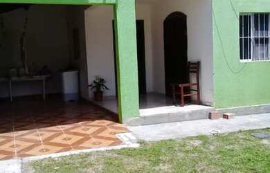 Imagem: A casa possui 3 Dormitórios, Acomodam 7 pessoas, 1 Vaga na