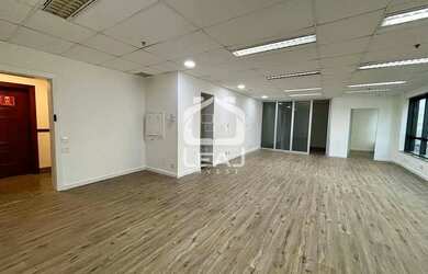 Imagem: O depósito possui 2 Vagas na garagem, 88m² de Área e está