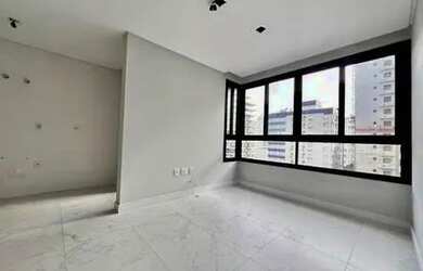 Imagem: O apartamento possui 1 Dormitório, 2 Banheiros, 1 Vaga na garagem