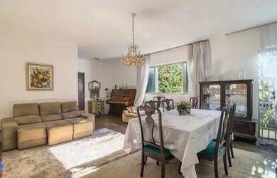 Imagem 10: Imóvel para venda possui 390 metros quadrados com 4 quartos em Seminário...