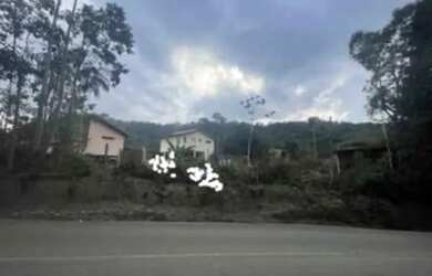 Imagem: O terreno possui 640m² de Área e está localizado em Centro