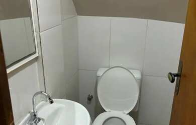 Imagem: A casa possui 2 Dormitórios, 1 Banheiro e está localizado