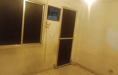 Imagem 2: Aluga-se kitnet Quarto com aluguel por R$700 /mês