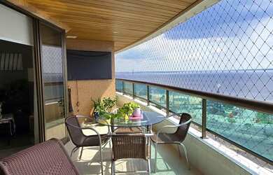 Imagem: O apartamento possui 4 Dormitórios, 5 Banheiros, 4 Vagas na