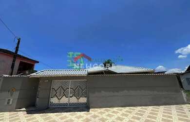 Imagem: A casa possui 2 Dormitórios, 1 Banheiro, 2 Vagas na garagem