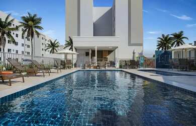 Imagem: O apartamento possui 2 Dormitórios, 1 Banheiro, 1 Vaga na garagem